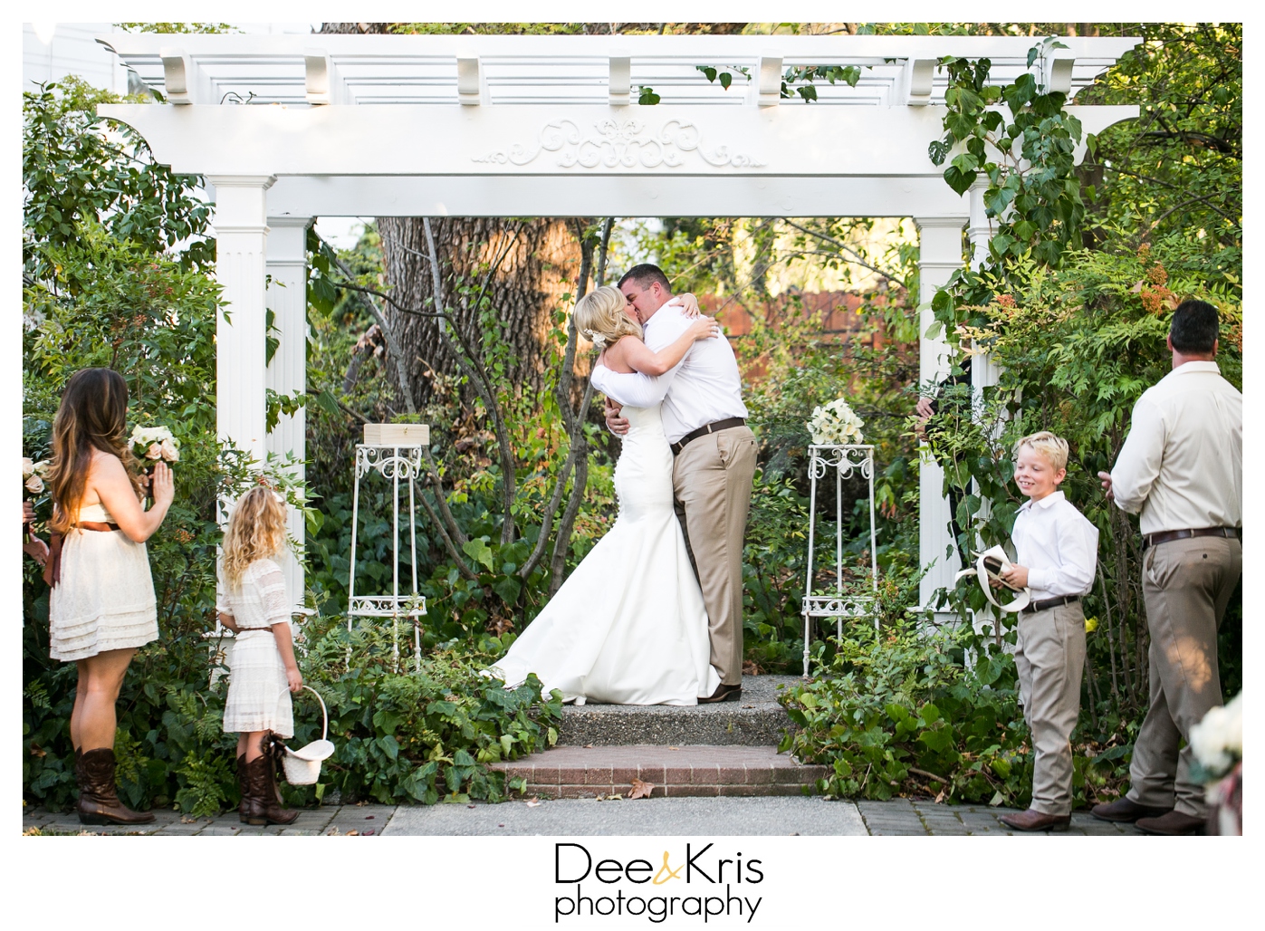 Newcastle Wedding Gardens and Red Horse Barn Venue Info on Wedding Maps