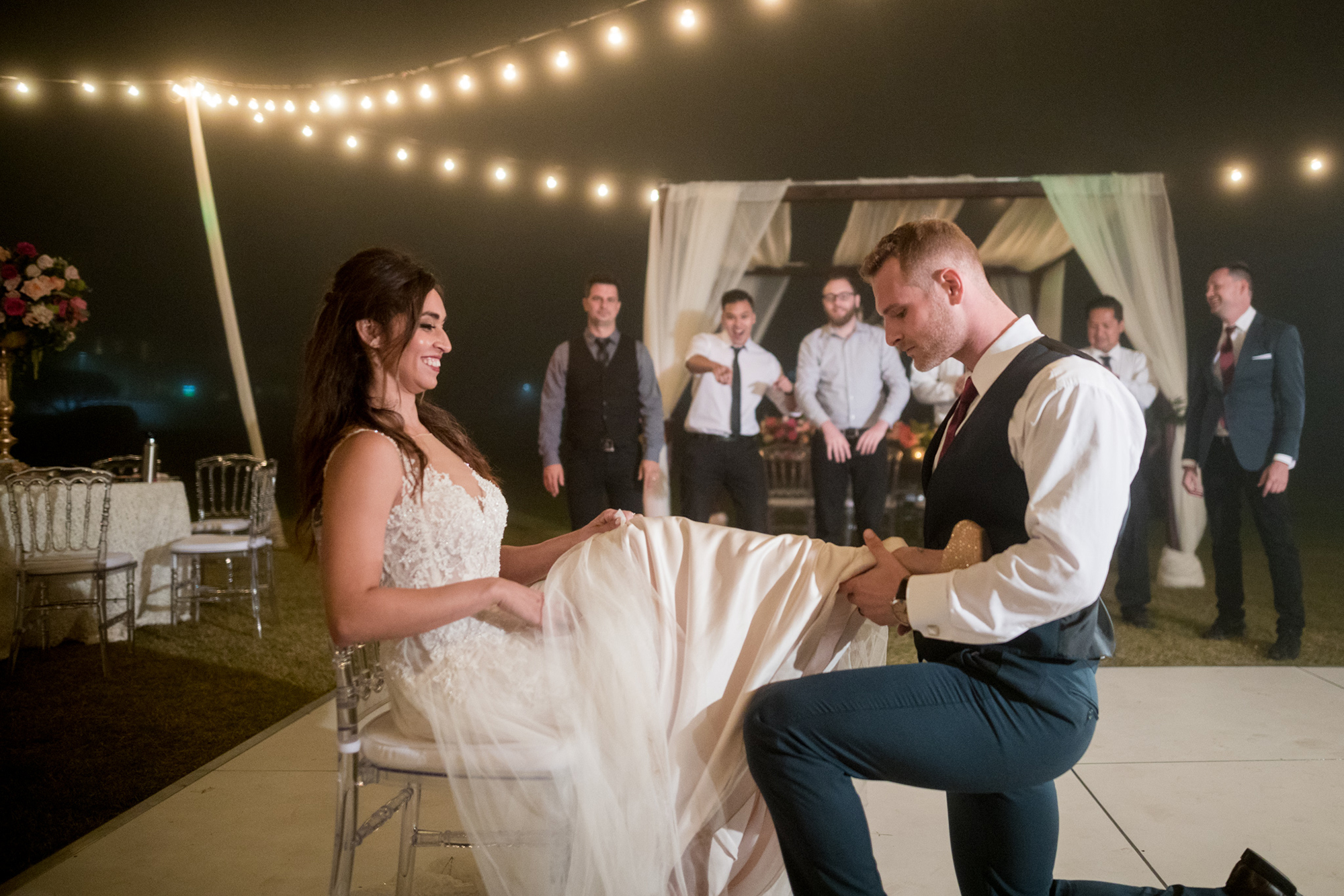 ActionPacked Bouquet and Garter Toss Photos Wedding Maps