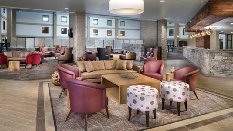 doubletree by hilton hotel lawrence wedding venue