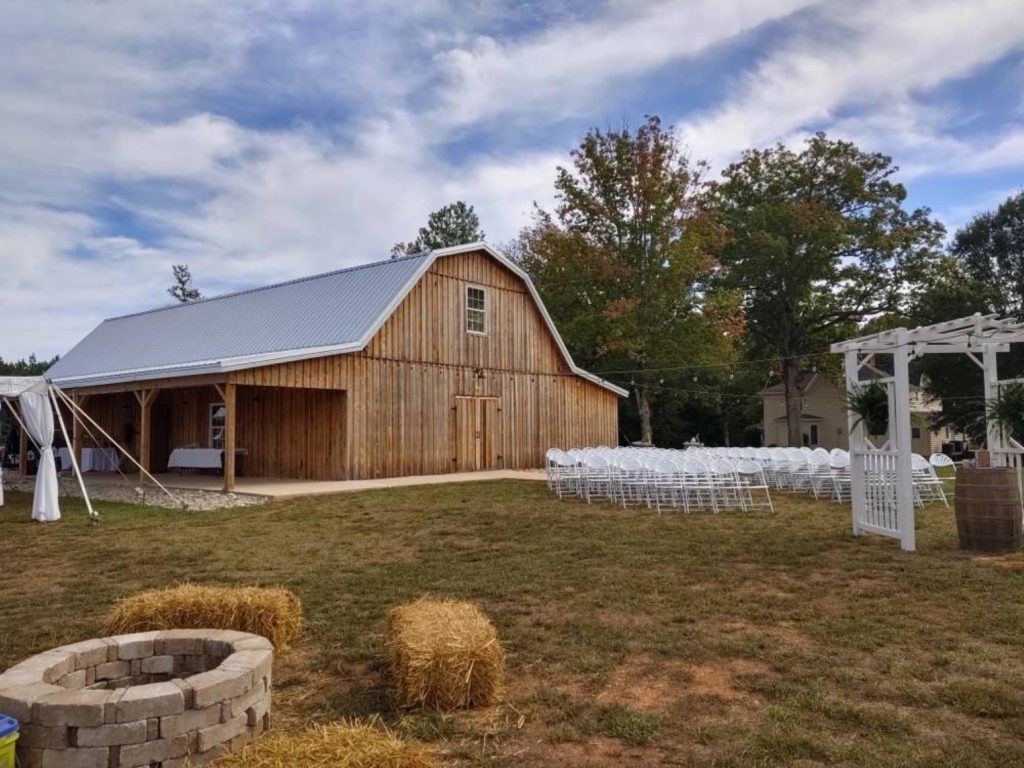 the barn at southern grace wedding venue